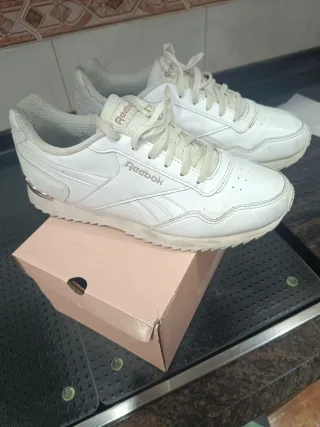 Bambas Reebok Blancas y Doradas Talla 39