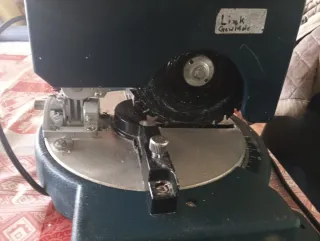 Sierra ingletadora para madera