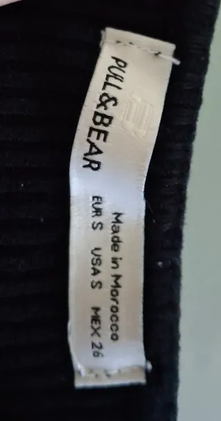 Top negro manga larga fruncido