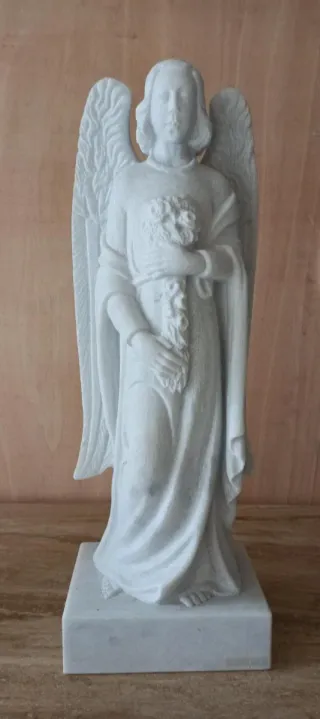 Escultura Ángel . Marmol blanco macael