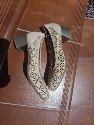 Zapatos Pitillos Beige Mujer