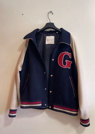Chaqueta Gant Varsity Azul y Beige