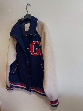 Chaqueta Gant Varsity Azul y Beige