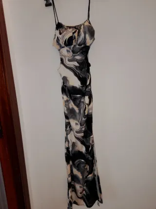 Vestito lungo estivo fantasia aperto dietro