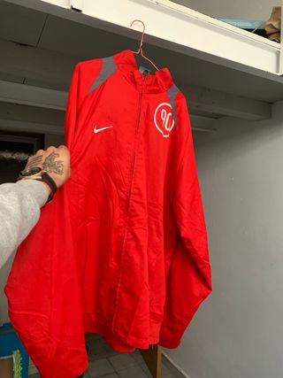 Chaqueta Nike Roja y Gris