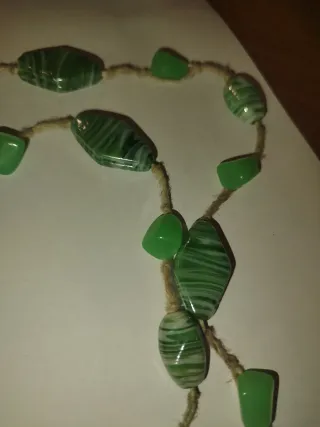 Collana corda e vetro verde