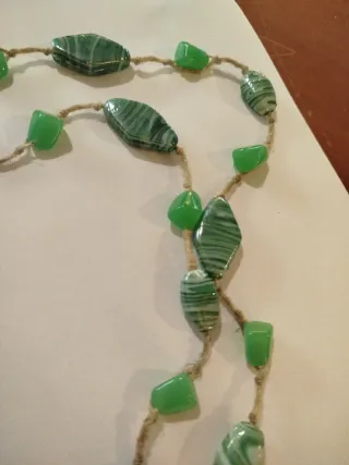 Collana corda e vetro verde