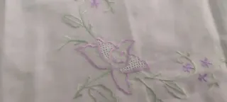 Centrotavola quadrato ricamato