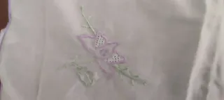 Centrotavola quadrato ricamato