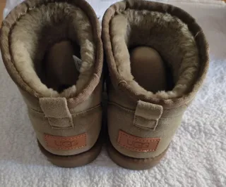 Botas estilo UGG beige talla 39