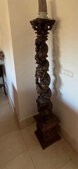 Columna madera tallada aves y vegetales