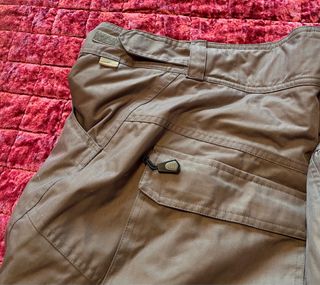 Pantalón impermeable hombre tela