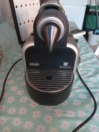 Cafetera Nespresso DeLonghi