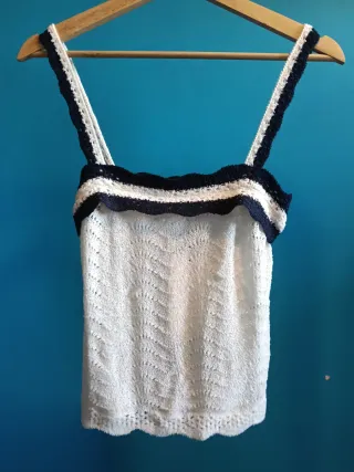Blusa Zara tirantes crochet blanco y azul Talla S