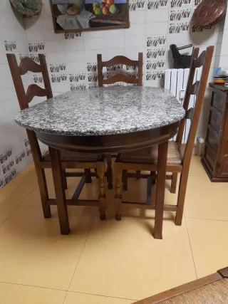 Mesa y 4 Sillas Comedor Madera