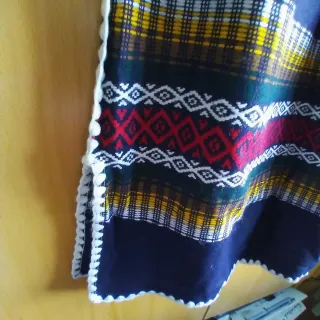 Vestido artesanal bordado.