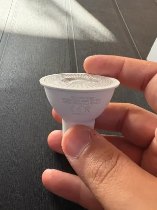 Lampadina GU10 LED – 5W luce fredda (6000K) 38°