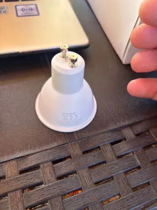 Lampadina GU10 LED – 5W luce fredda (6000K) 38°