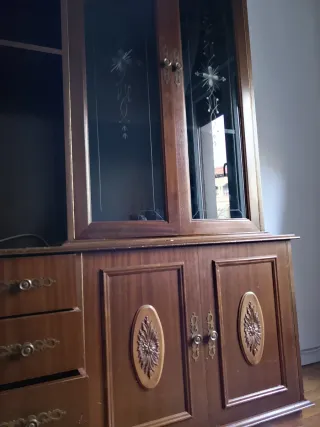 Mueble de salón madera y cristal