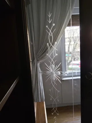 Mueble de salón madera y cristal