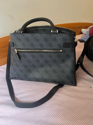 Bolso Guess Negro Estampado