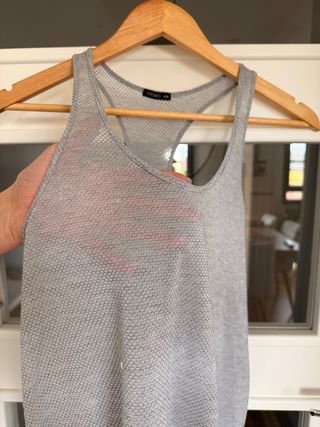 Camiseta deportiva Oysho gris talla M