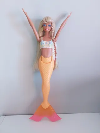 Barbie muñeca Sirena Híbrida Rubia.