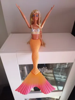 Barbie muñeca Sirena Híbrida Rubia.