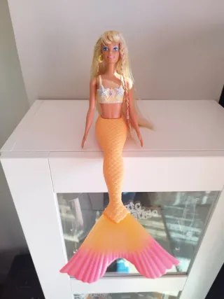 Barbie muñeca Sirena Híbrida Rubia.