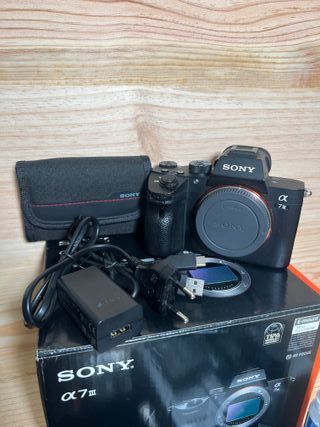 Sony ILCE-7M3 - Sony Alpha 7 III Camera + Extras