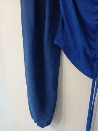 Camiseta top manga larga fruncida gaseada