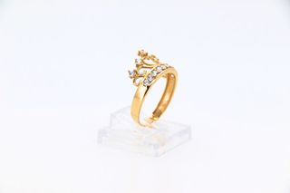 ANILLO GRANDE CORONA CIRCONITAS BLANCAS. Oro 18k.