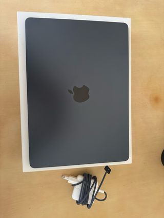 MacBook M3 Apple azul