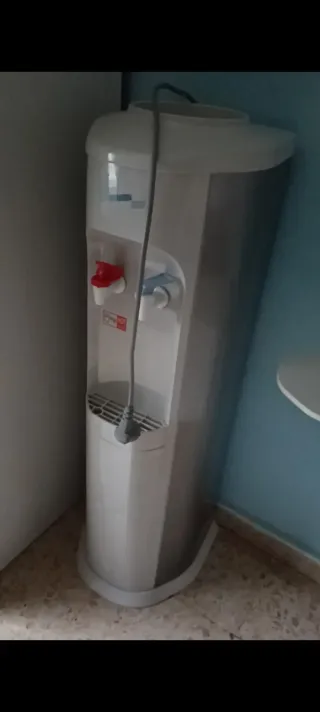 Dispensador Agua Fría y Caliente