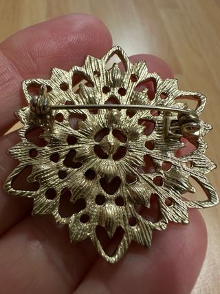 Spilla vintage con strass dorata