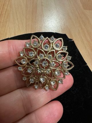 Spilla vintage con strass dorata