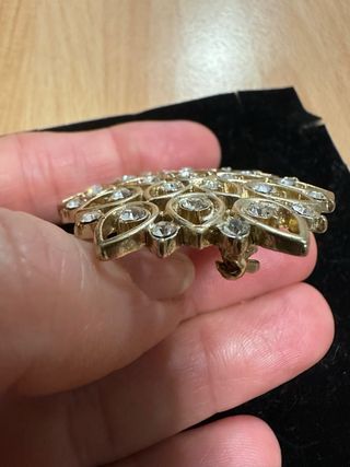 Spilla vintage con strass dorata