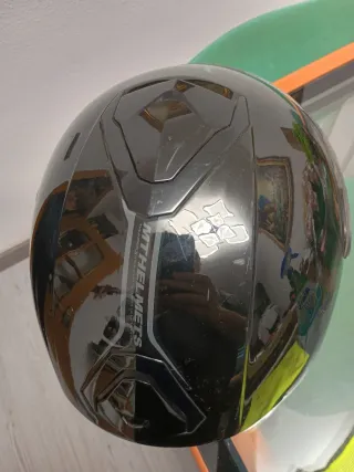 Casco de moto MT Helmets como nuevo