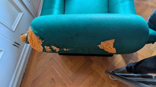 Pareja de sofá individuales retro verde