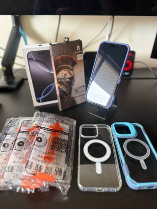 iPhone 16 Pro Max + Accessori