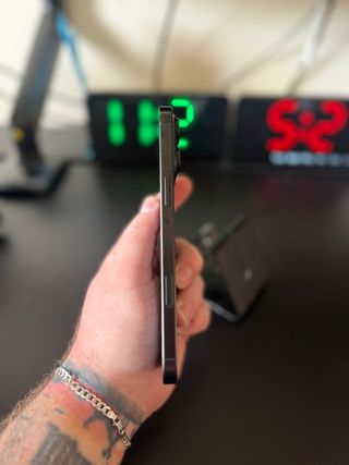 iPhone 16 Pro Max + Accessori