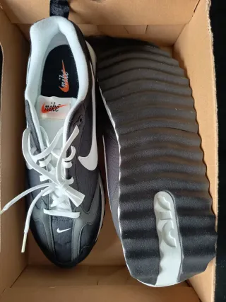 Nike Air Max Dawn Negro/Blanco