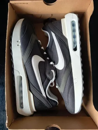 Nike Air Max Dawn Negro/Blanco