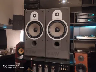 Altavoces B&W DM-560