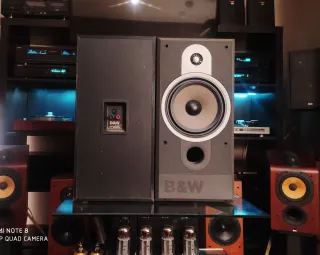 Altavoces B&W DM-560