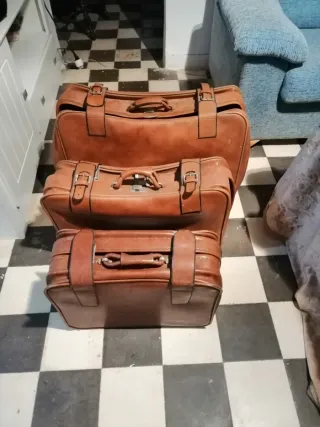 Maleta vintage de cuero marrón