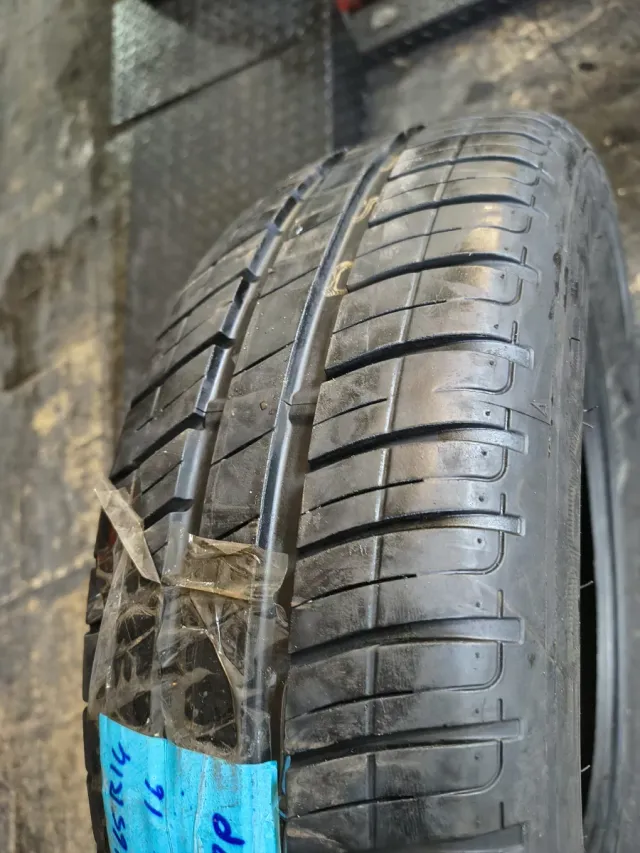 Neumático Dunlop 185/65 R14 86T