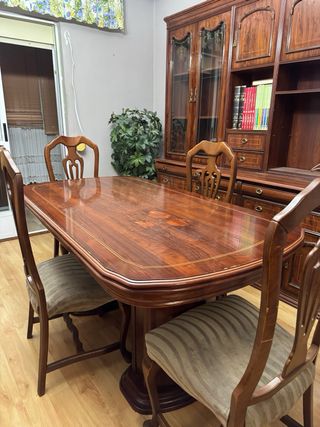 Muebles de madera y cristal