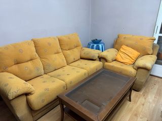 Muebles de madera y cristal