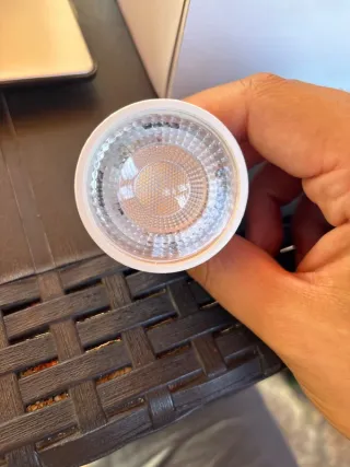 Lampadina GU10 LED – 5W luce calda (3000K) 38°